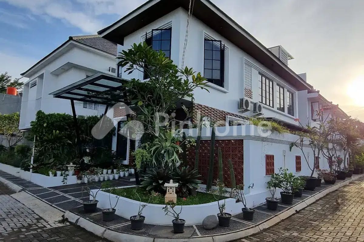 similar property dijual rumah siap pakai full furnished di jl komplek beruang  bintaro jaya sektor 3 - 2