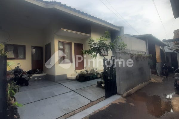 dijual rumah lokasi bagus dekat sekolah di jl  cirendeu indah - 1