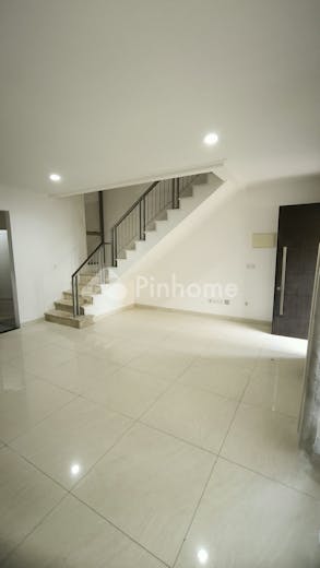 dijual rumah brand new cluster the piano pik 1 jakarta utara di penjaringan - 9