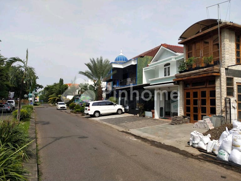 Dijual Rumah Siap Huni Dekat RS di Puri Surya Jaya - Taman Paris - Gambar 2