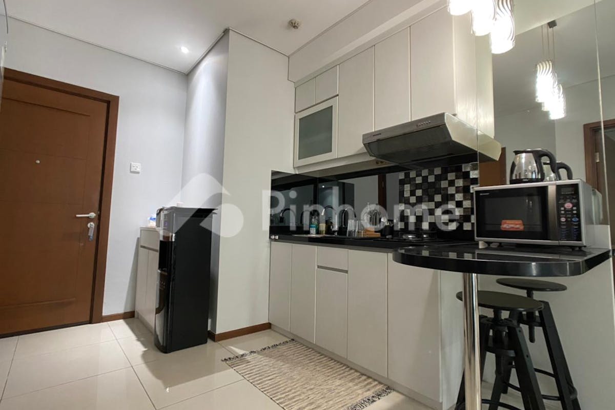 similar property disewakan apartemen siap huni dekat gi di apartemen thamrin excecutive residence  jl kh  mas mansyur - 4