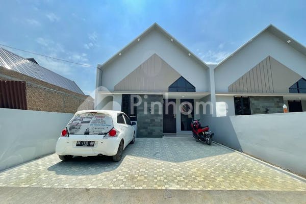 dijual rumah jl stella raya di stella permata residence - 4