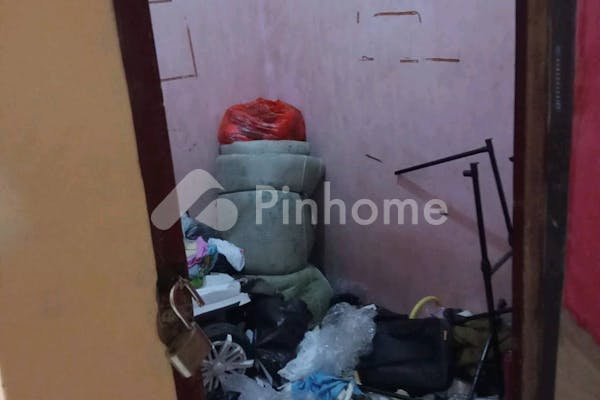 dijual rumah sangat strategis di jl  jalak - 6