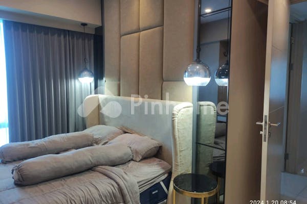 disewakan apartemen 3 br full furnish private lift di apartemen la riz mansion pakuwon mall sby - 6