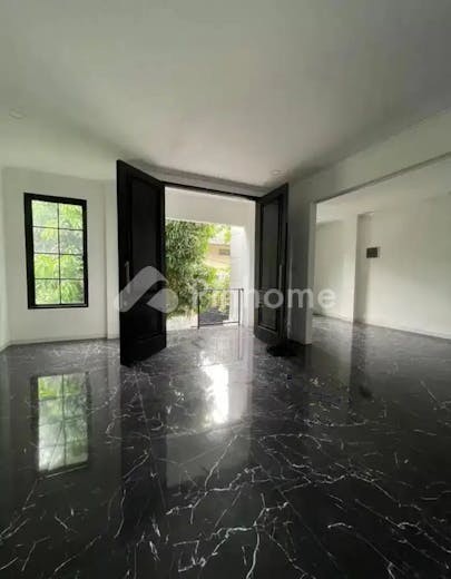 dijual rumah baru di jln alam elok  view hotel intercontinental di pondok pinang - 11