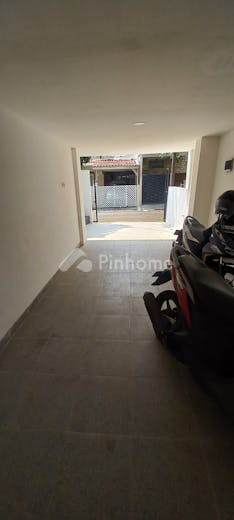 dijual rumah baru di jln alam elok  view hotel intercontinental di pondok pinang - 51