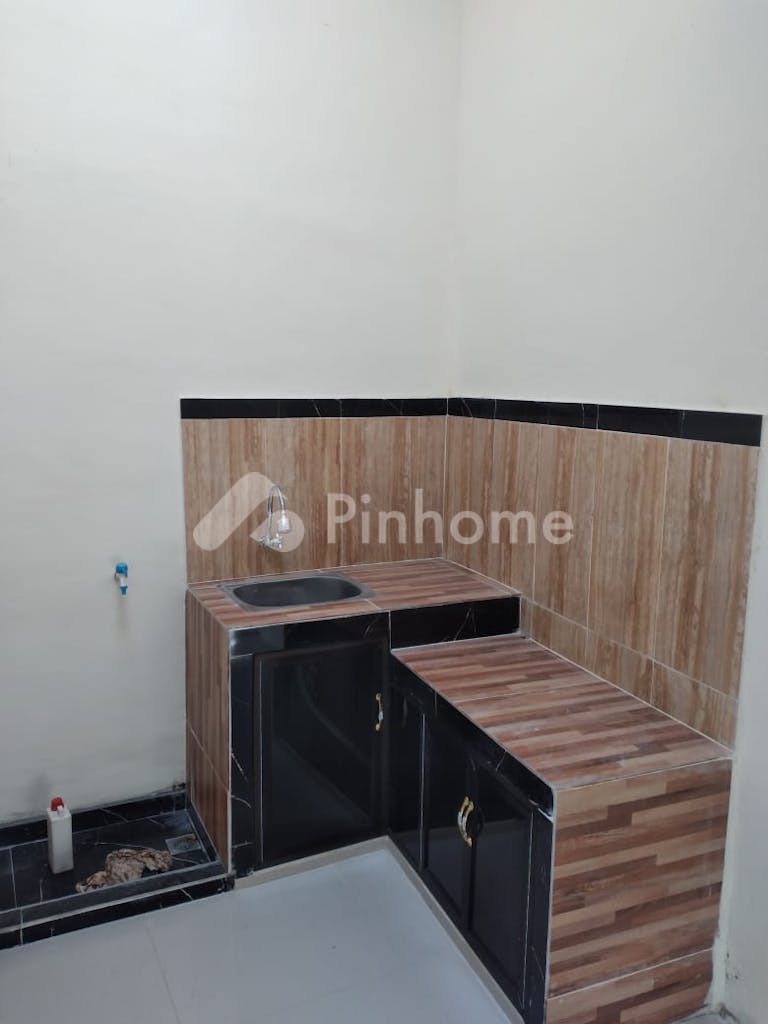 dijual rumah 1 lantai lokasi strategis di jl  raya pakal surabaya - 7