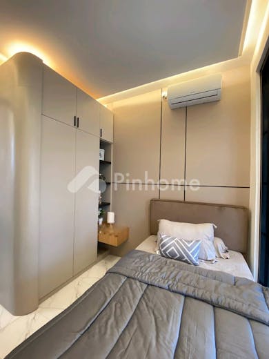 dijual rumah modern full furnished cluster de ghania di jl  purwomukti barat iii - 7