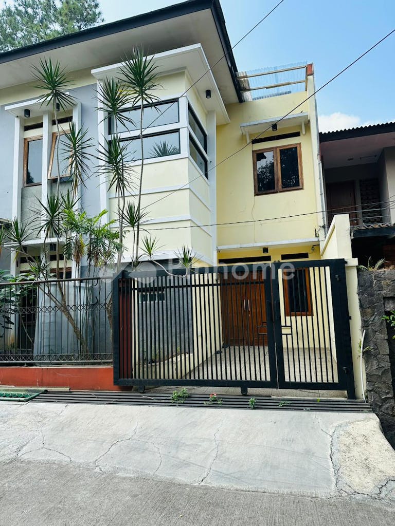 disewakan rumah ful furnish setraduta 48jt thn di pasteur - 2