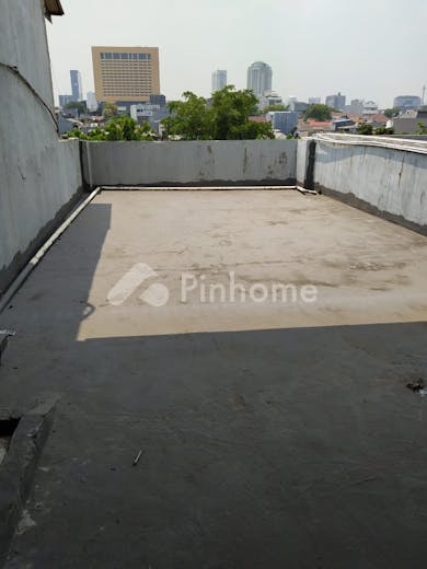 dijual ruko lokasi strategis di ruko rawamangun i  jl  paus - 19