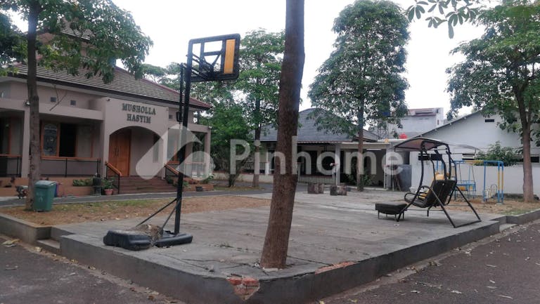 disewakan rumah terang   sejuk  di jl batu wadas   condet  jakarta timur - 17