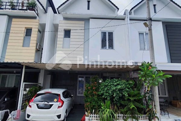 dijual rumah 2 lantai siap huni strategis di cluster cipayung raya - 1