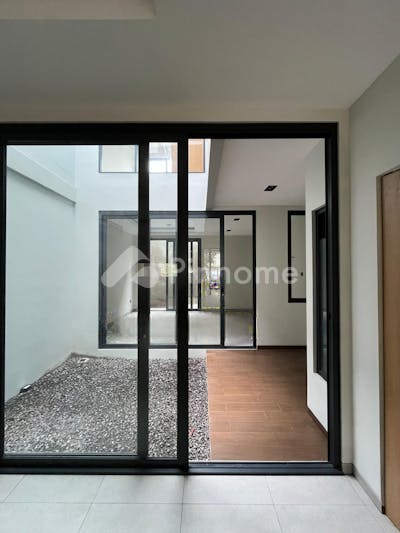 dijual rumah modern minimalis 2lti dalam komplek cinere di jl singgalang - 5