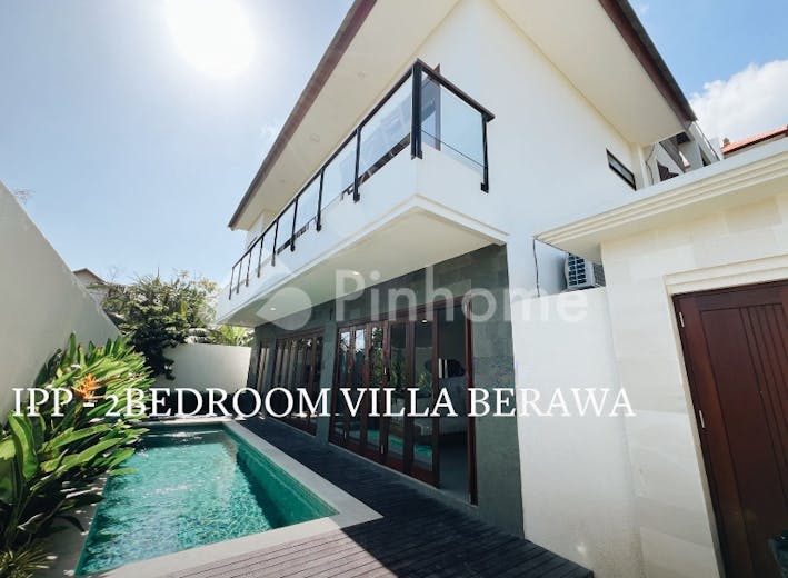 disewakan rumah lantai 2 private pool dekat pantai brawa canggu ls di jl pantai berawa - 1