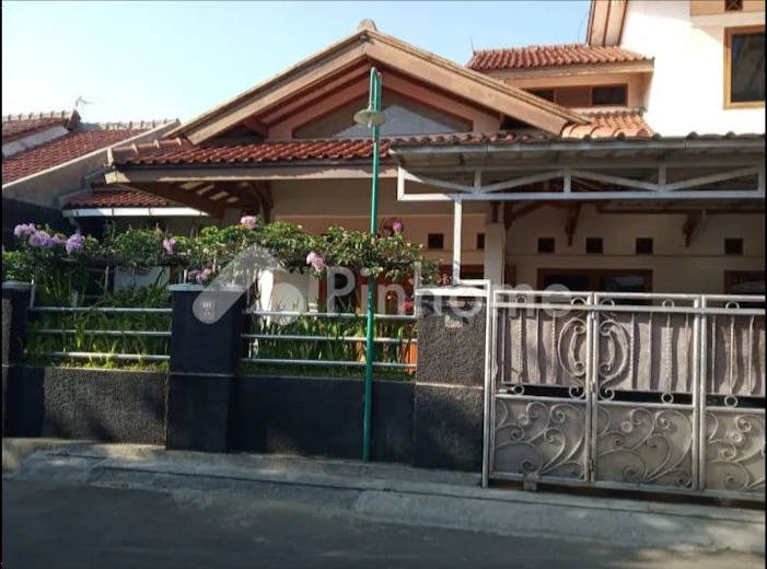 dijual rumah suasana kampung di jailolo selatan