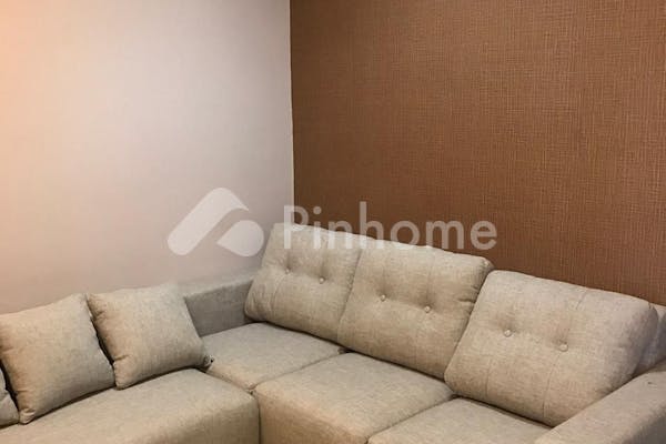 dijual apartemen 1br bukan studio furnish di metropolis tenggilis mejoyo - 2