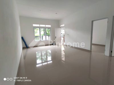 dijual rumah dengan lokasi super strategis di jalan wijaya kusuma 3  blok c no  14 - 3