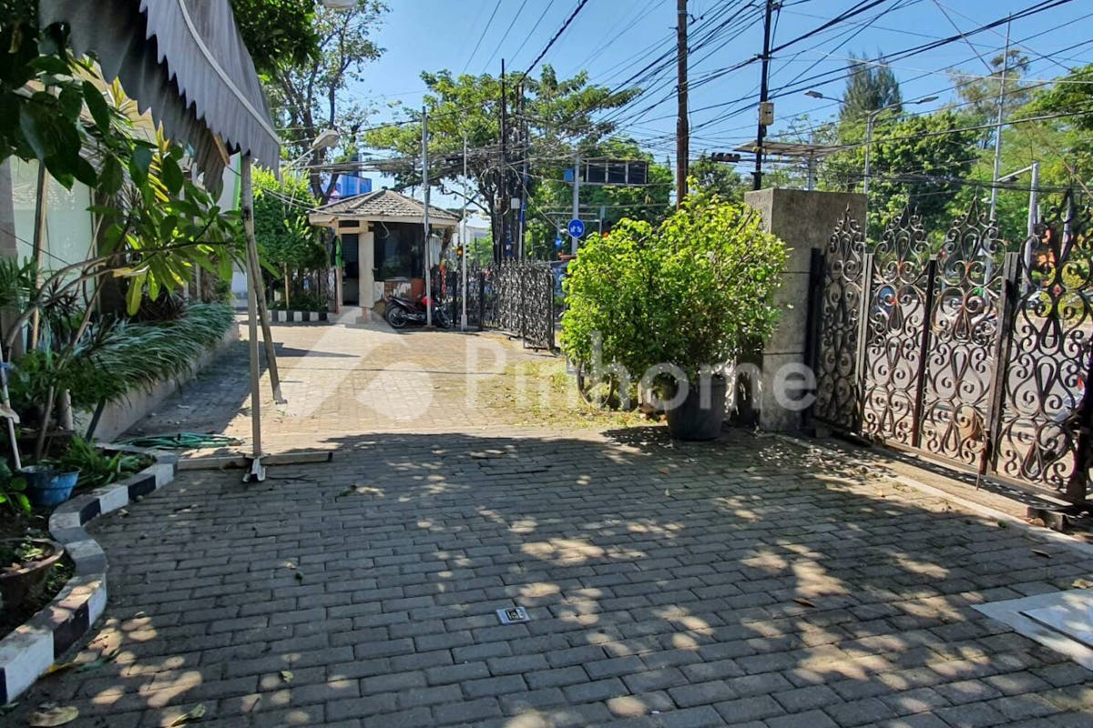 similar property disewakan rumah cocok untuk usaha kantor lokasi strategis di jl  raya sulawesi - 4