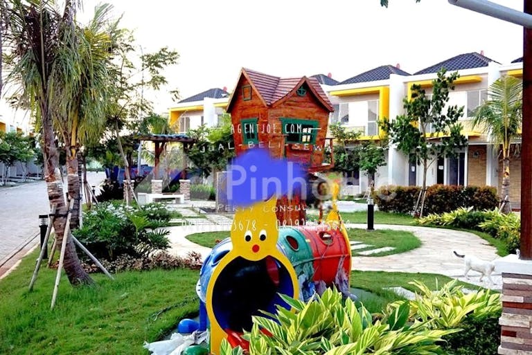 disewakan rumah tangerang  cipondoh  petir di   cluster australia   green lake city glc  2 lantai - 11