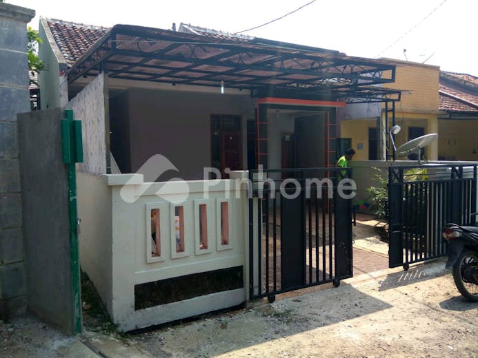 dijual rumah lokasi strategis di perum mitra lestari 1  jl  mandor samin  kalibaru - 1