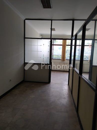 dijual ruko lokasi strategis di ruko rawamangun i  jl  paus - 4