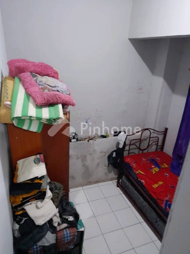 dijual rumah siap pakai dekat tol di komplek giriharja - 4