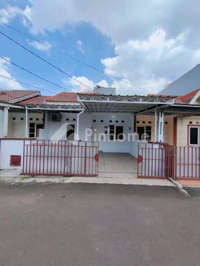 dijual rumah secondary dalam cluster di villa dago pamulang tangsel - 2