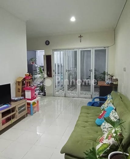 dijual rumah minimalis lingkungan nyaman dalam cluster di taman griya - 2