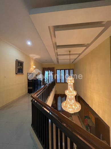 dijual rumah bagus siap huni di menteng - 8