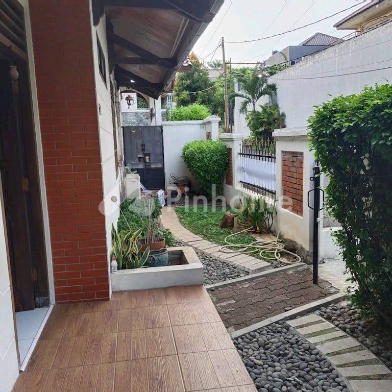 disewakan rumah semi furnished di dalam komplek cinere - 12