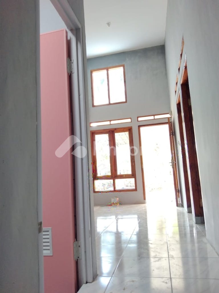 dijual rumah murah cicilan developer   di jln raya batok - 3