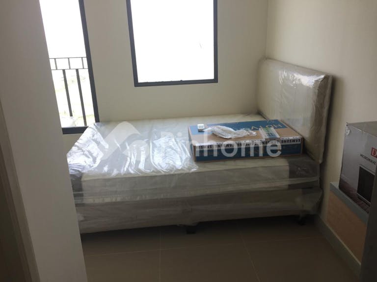 disewakan apartemen studio siap pakai semi furnished di osaka  jl  marina raya - 2