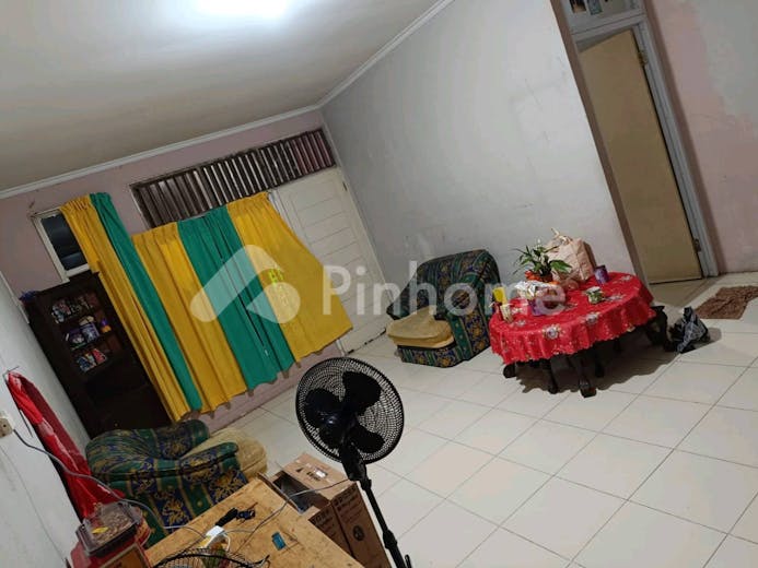 dijual rumah 4kt 297m2 di jl  flamboyan - 7