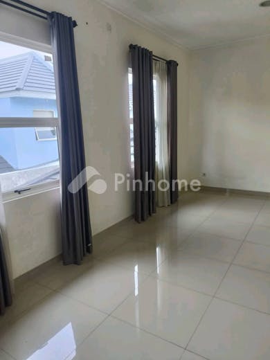 dijual rumah di survana sutera di suvarna sutera cluster bahana 8 - 5