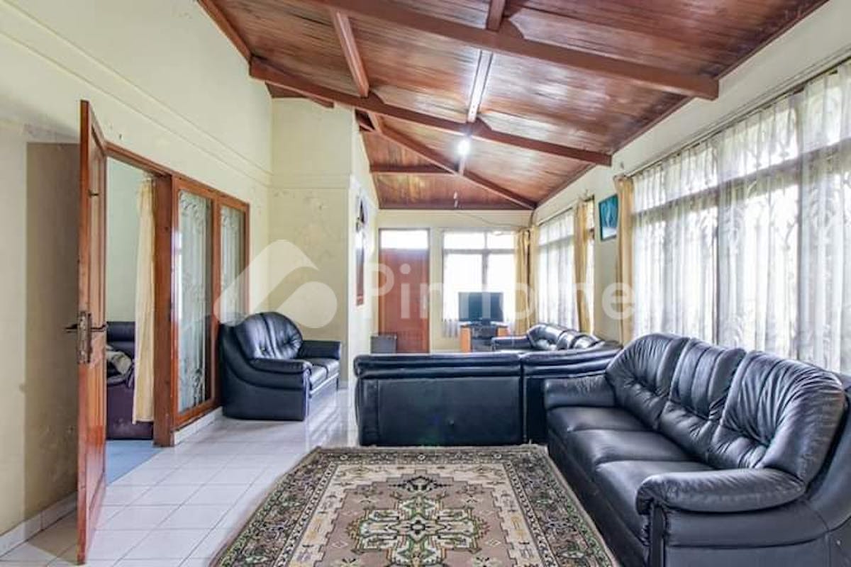 similar property dijual rumah semi villa lingkungan nyaman di komplek highland resort sariater - 4