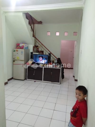 dijual rumah siap huni dekat sekolah di taman kenari - 4