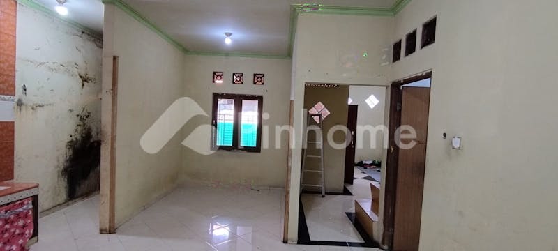 dijual rumah non cluster dalam pemukiman umum di cilangkap - 5