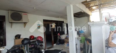 dijual rumah lokasi strategis di rewwin - 2