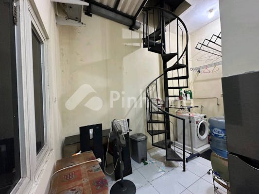 dijual rumah elit 1 5 lt di puri surya jaya gedangan - 9