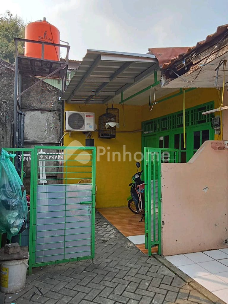 dijual rumah petakan di jl raya kejaksaan kereo - 8