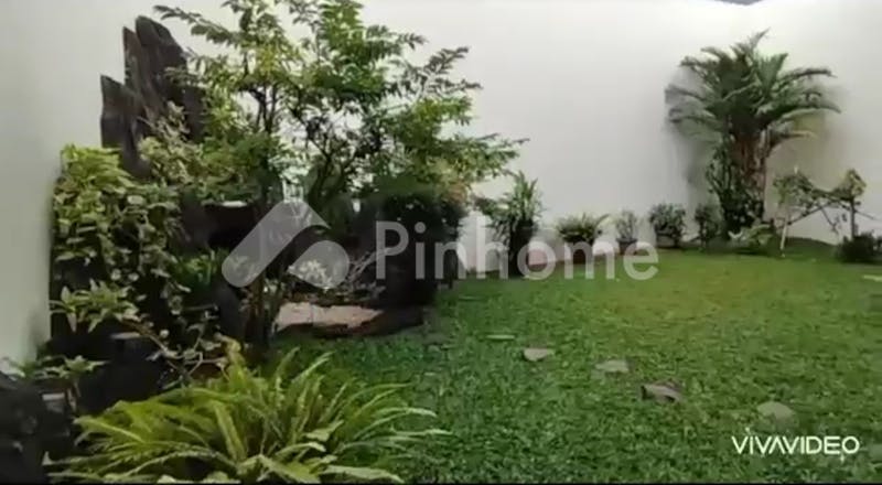 dijual rumah apik dan terawat   di puri indah - 9