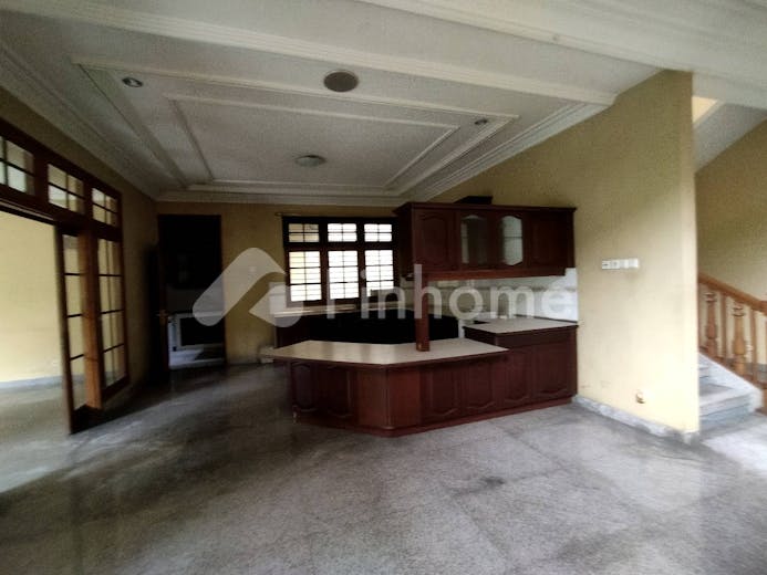 dijual rumah lokasi strategis di megapolitan cinere estate - 3