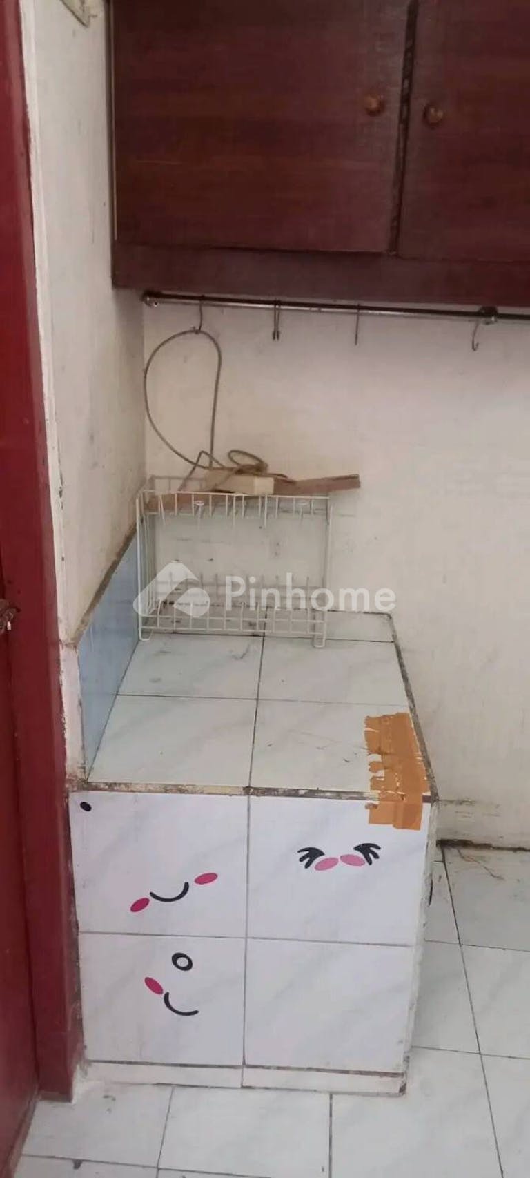 disewakan rumah kost bulanan dekat mal galaxy di jl  mojo - 5