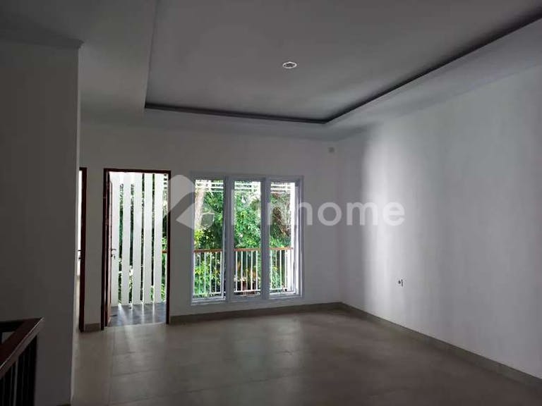 Dijual Rumah Semi Villa Lokasi Strategis di Jalan Gunung Salak - Gambar 2