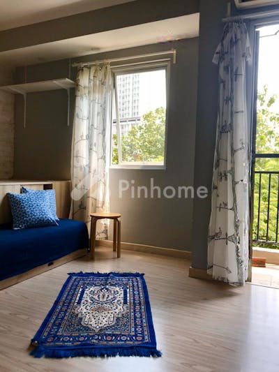 dijual apartemen 1br furnished di maple park - 5