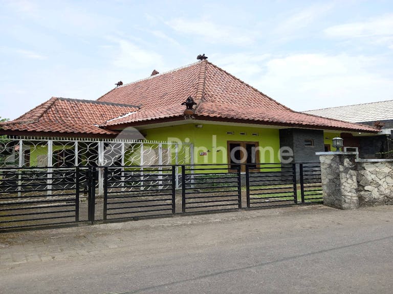 dijual rumah siap huni dekat rs di jl  kaliurang km 9 - 1