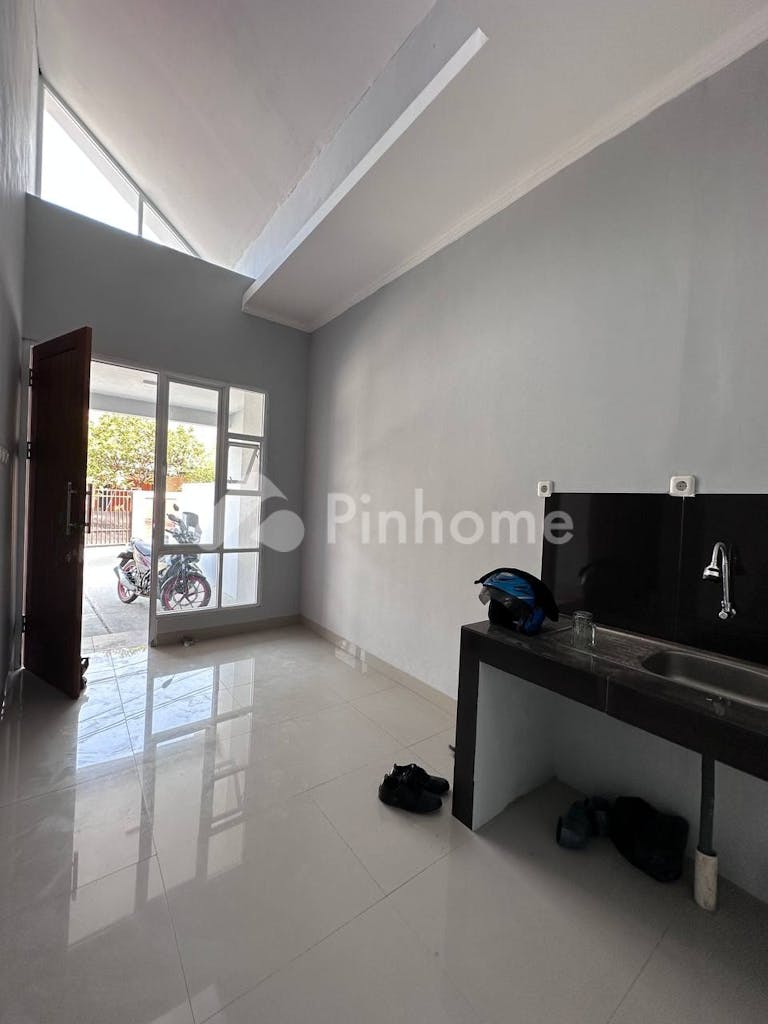 dijual rumah modern minimalis 2 lantai di lenteng agung - 4