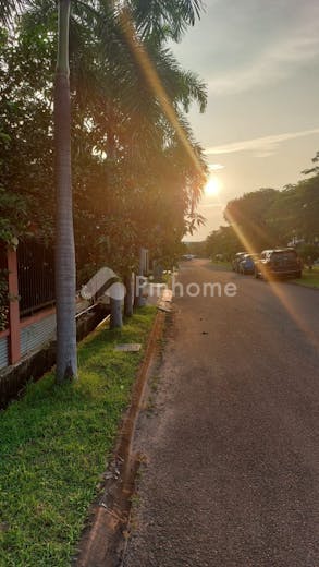 dijual rumah di aralia harapan indah bekasi di medansatria  medan satria - 3