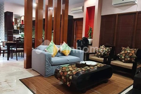 dijual rumah fasilitas terbaik dekat pantai di jl  batur sari - 3