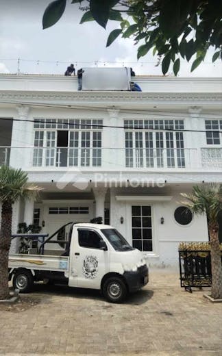 dijual tempat usaha villa dan cafe aktif pusat kota batu di kota batu - 1